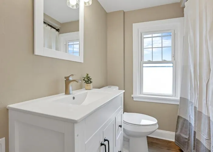 The Huron Charmer-4 Bd And Yard