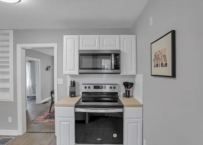 Holiday home The Huron Charmer-4 Bd And Yard Columbus