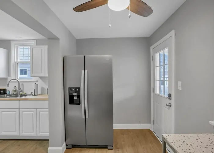 The Huron Charmer-4 Bd And Yard