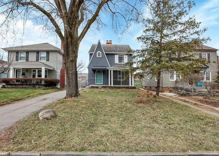 Holiday home The Huron Charmer-4 Bd And Yard