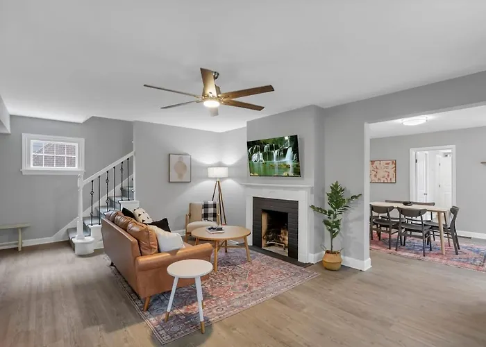The Huron Charmer-4 Bd And Yard